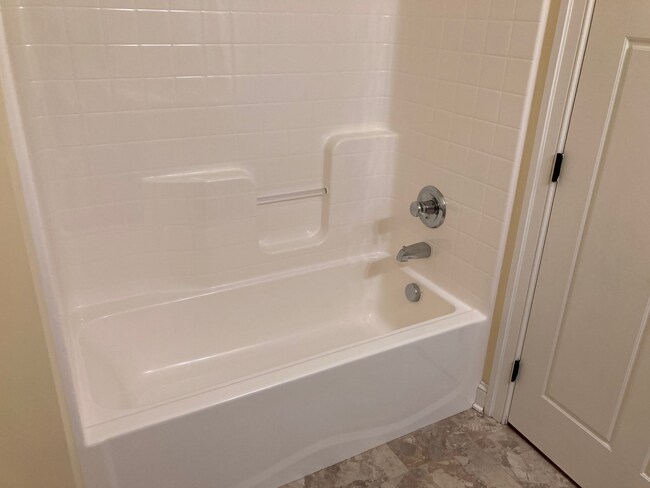 Building Photo - 2539 Greenport Dr