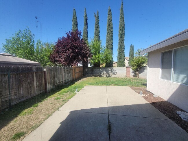 Building Photo - 3118 Midway Island St