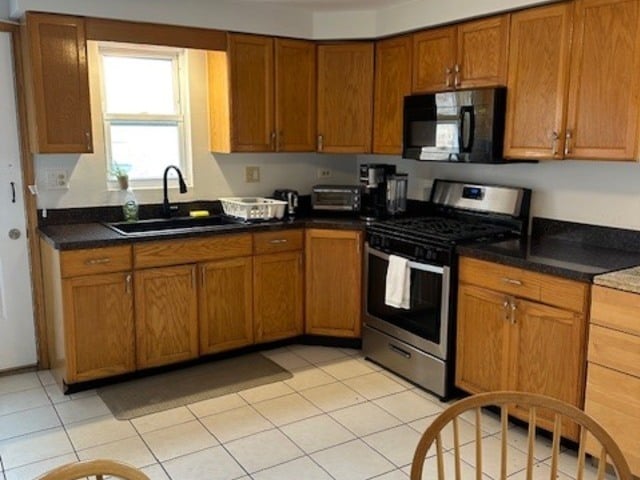 Building Photo - 915 E Oakton St