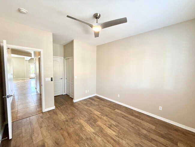 Building Photo - 17455 W Meadow Ln