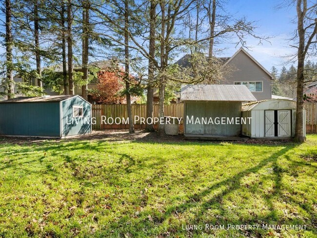 Building Photo - Darling Ranch Home on Enormous Tree-Filled...