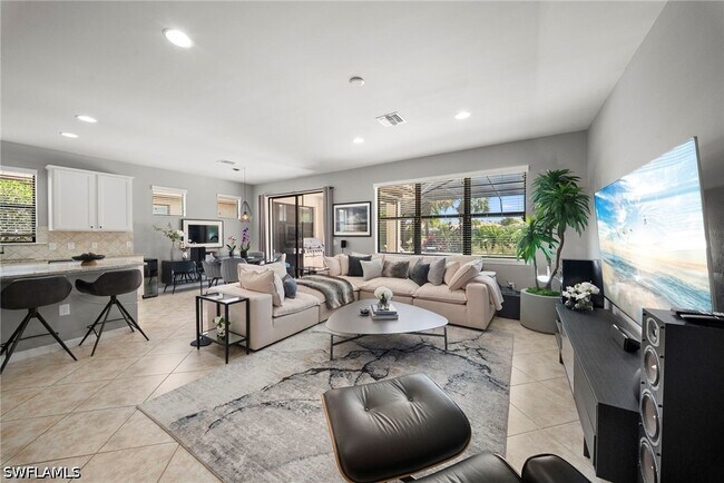 Building Photo - 7052 Live Oak Dr