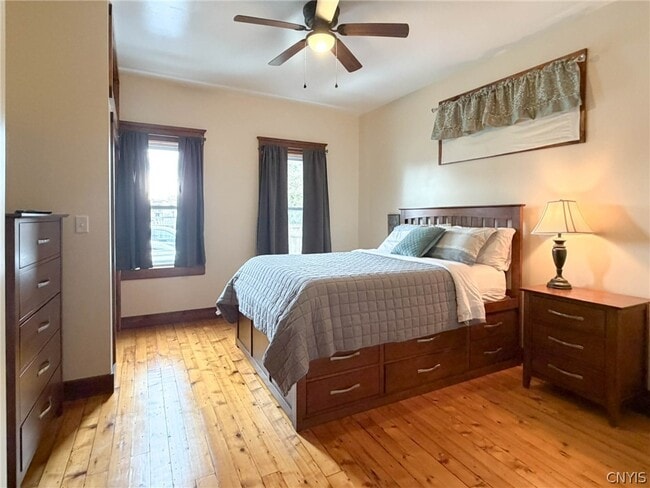 Building Photo - 1015 White Pl