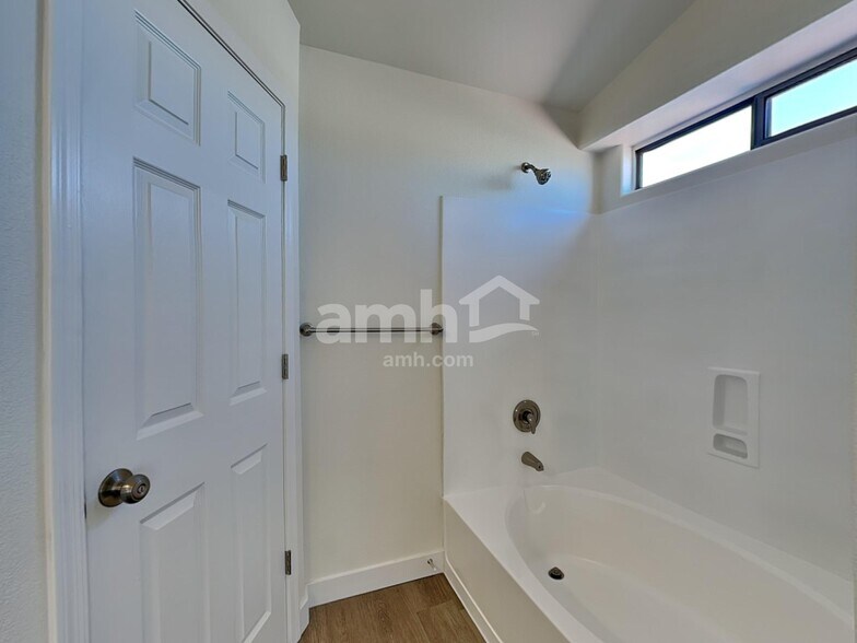 Building Photo - 1286 N 161st Ave