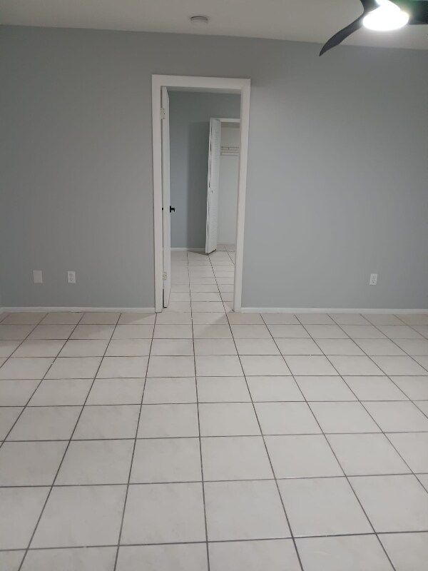 Building Photo - 2507 Matena Ave S