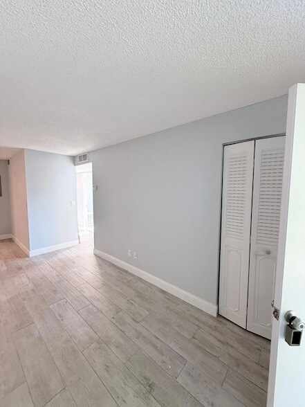 Building Photo - 2109 SE Edler Dr