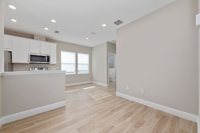 Building Photo - 6541 Rover Wy