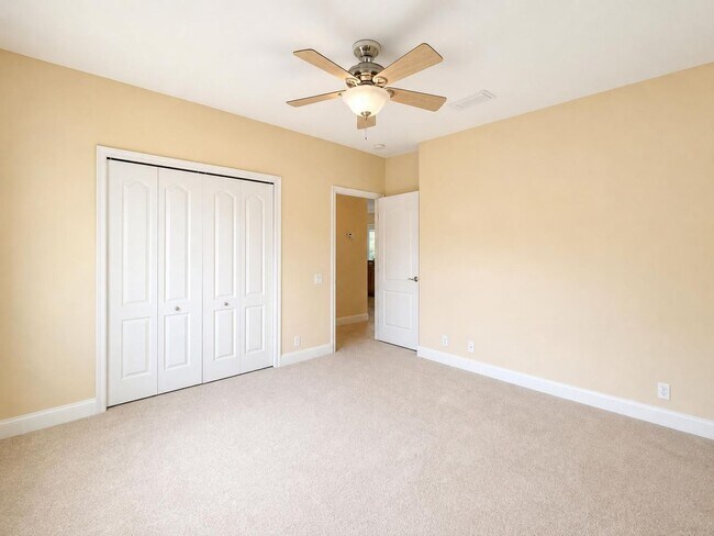 Building Photo - Now Available for Rent – 4/3 with flex room