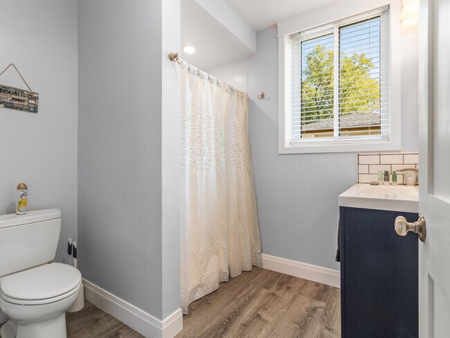 Building Photo - 5258 Washington St