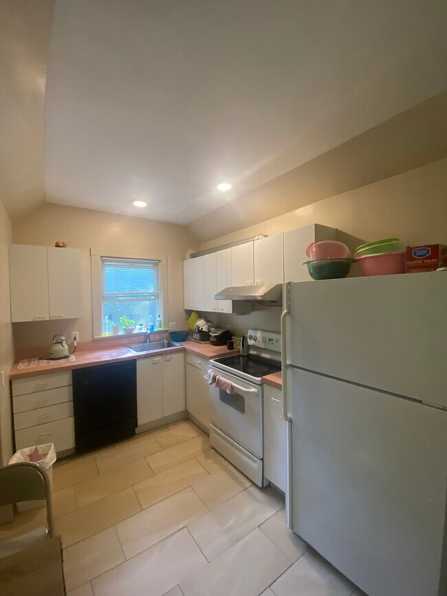 161 Walnut St 161 Walnut St Newton MA 02460 Apartment Finder