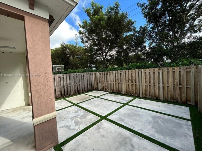 Building Photo - 12716 SW 131st Terrace