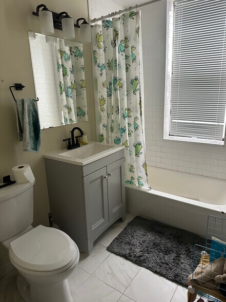 Building Photo - 822 Huntington Ave