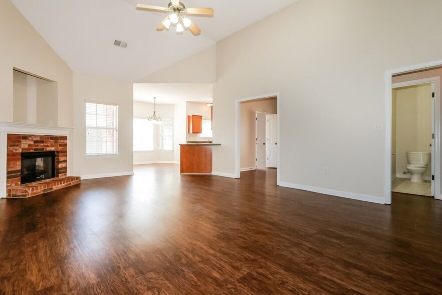 Building Photo - 1384 Carlton Ridge Dr