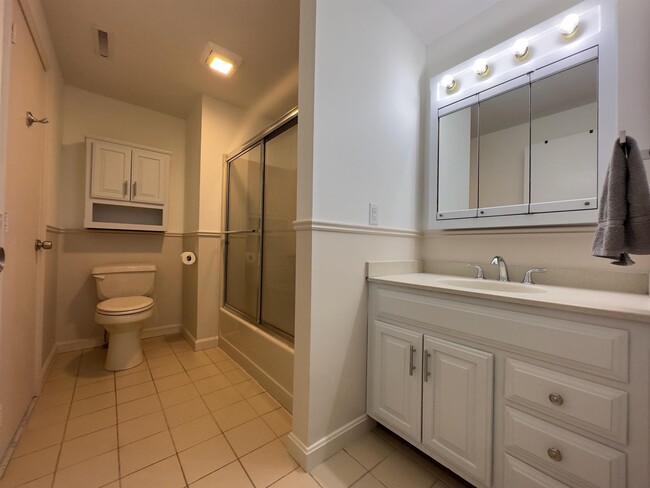 Building Photo - 39 Bluestone Dr