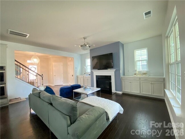 Building Photo - 6434 Raffia Rd