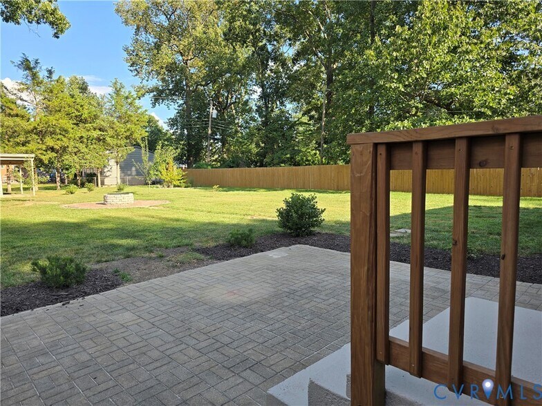 Building Photo - 7998 Wynbrook Ln