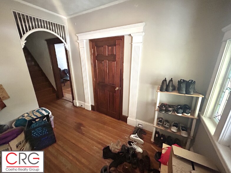 Building Photo - 183 College Ave