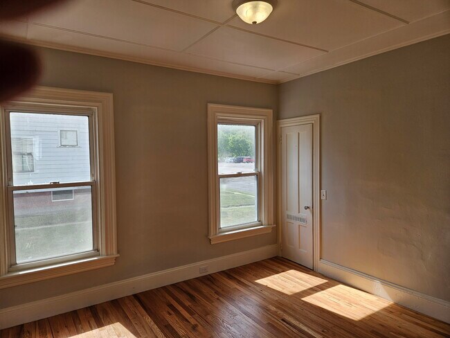 Bedroom 2 - 92 Bank St