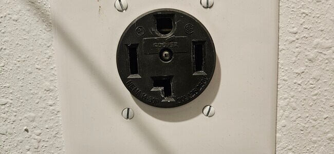 Building Photo - 1113 Saguaro St