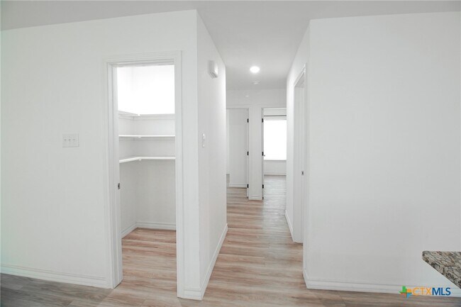 Building Photo - 1601 Cloud St