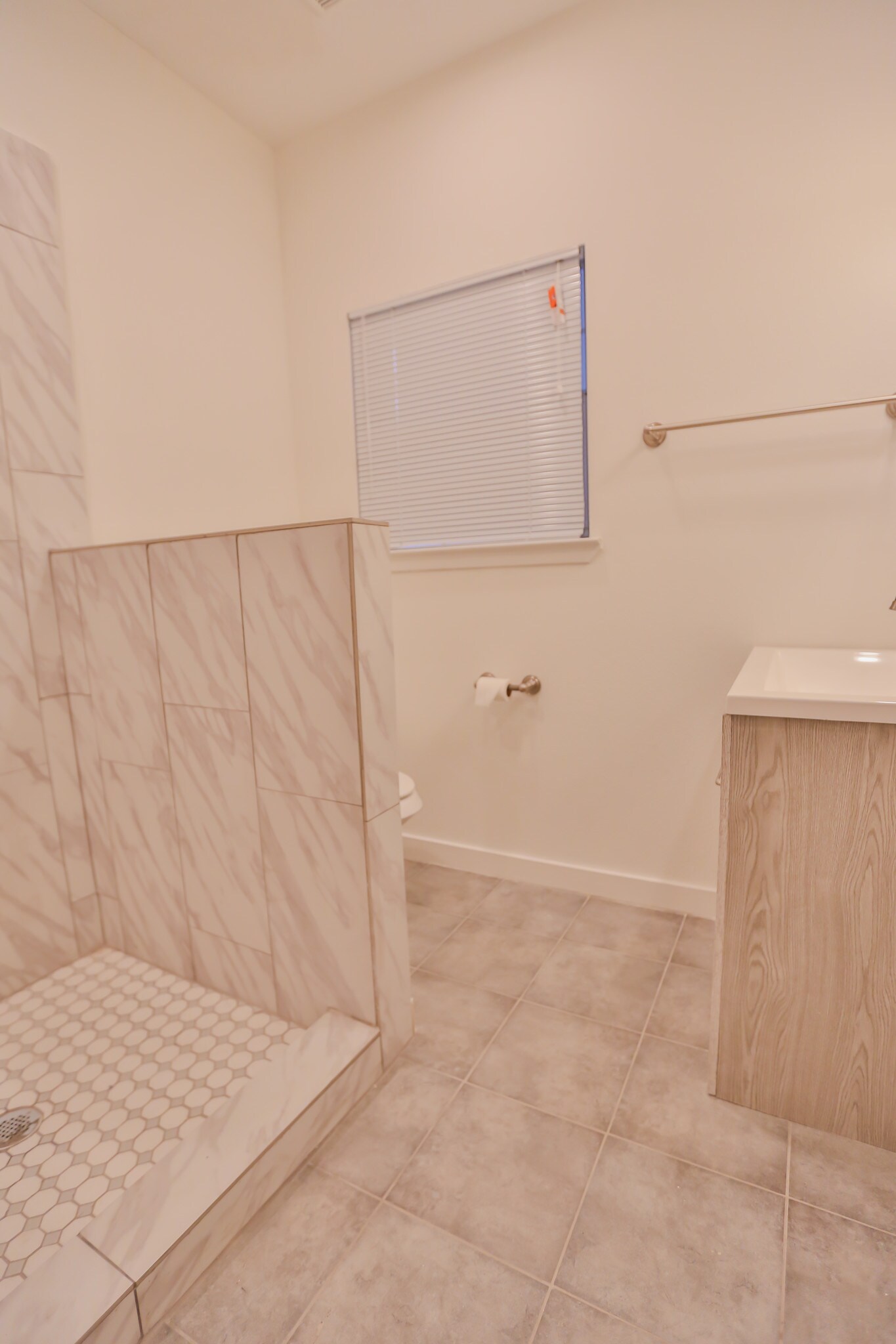 2nd Bathroom - 3203 Elgin St