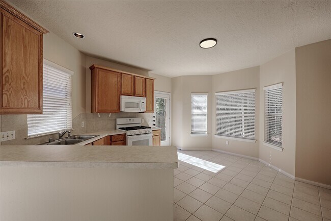 Building Photo - 1815 Tickner St