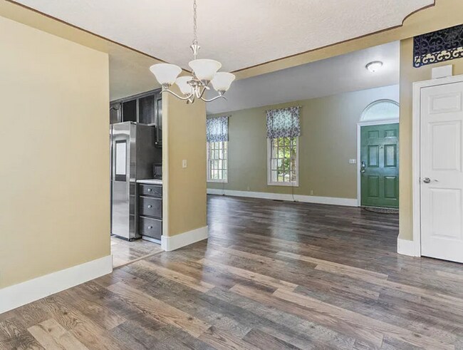 Building Photo - 132 Lloyellen Dr