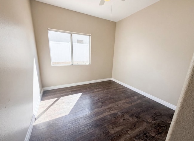 Building Photo - 3630 Vanderbilt Dr