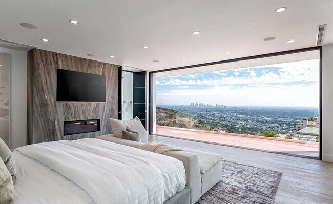 Building Photo - 2110 Hercules Dr