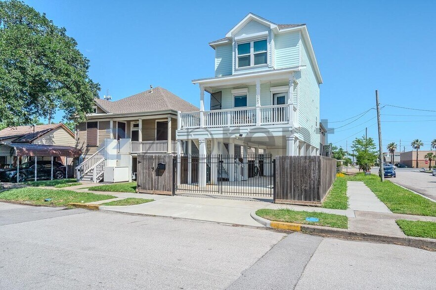 Building Photo - 3002 Avenue K