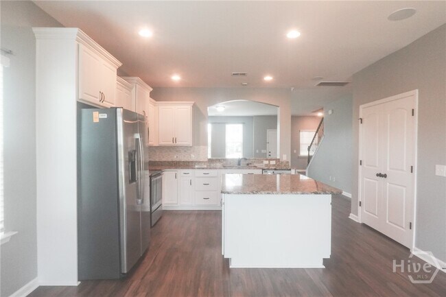 Building Photo - 70 Hazen Dr