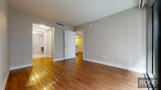 Building Photo - 237 E 34th St