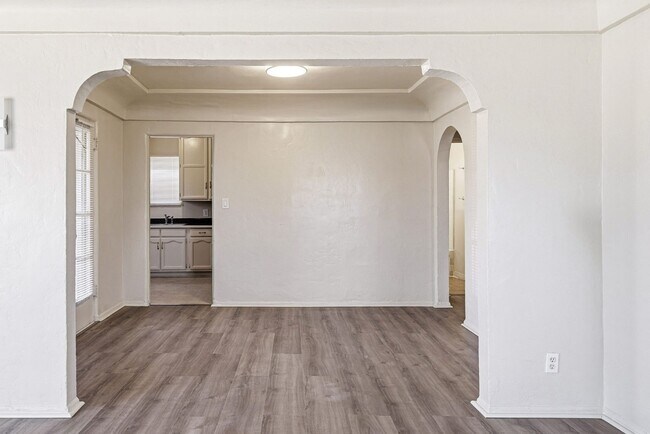 Building Photo - Coming Soon - Renovated Hyde Park Gem Near SoFi, LAX & Metro K Line