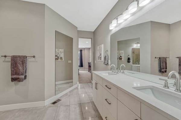 Master Suite Bathroom - 7881 W 51st Ave