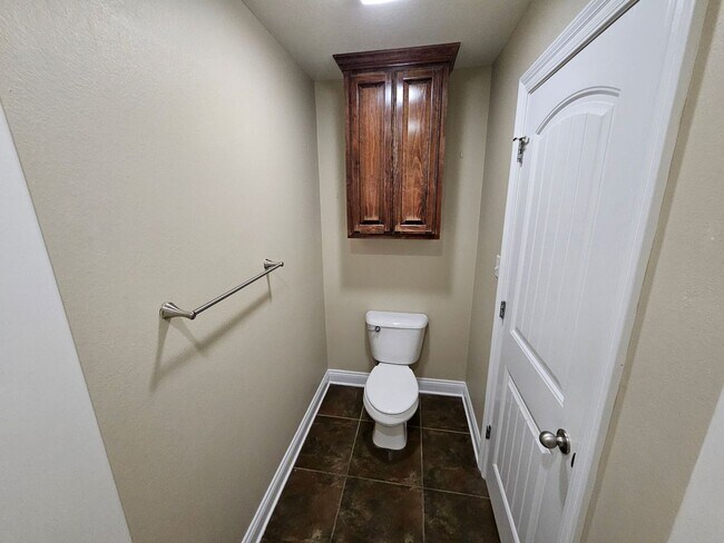 Building Photo - 121 Eagle Pt Dr