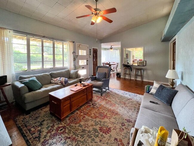 Building Photo - 929 NW 22nd St