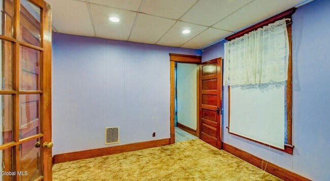 Building Photo - 205 W Fulton St