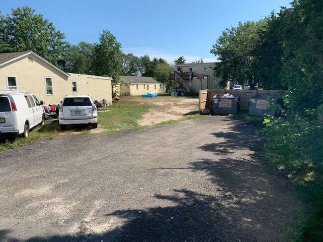 Building Photo - 519 Maryland Ave