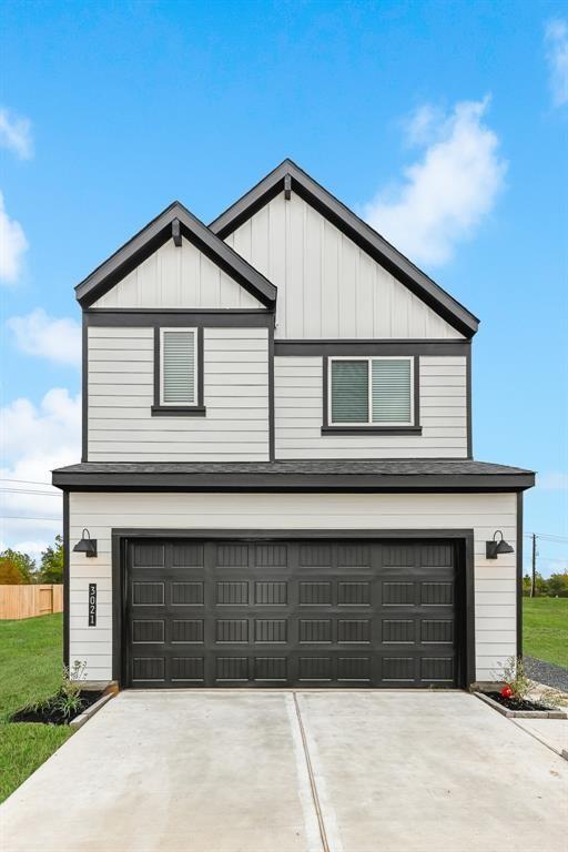 Building Photo - 3021 Mesa Dr