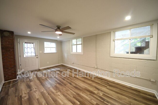 Building Photo - 1303 Tallwood St
