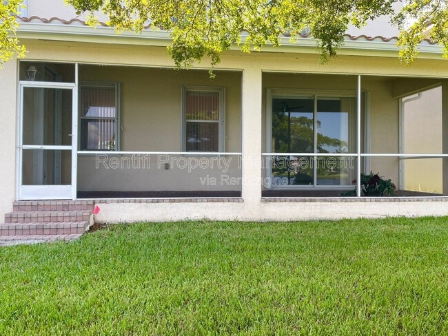 Building Photo - 17038 Tremont St