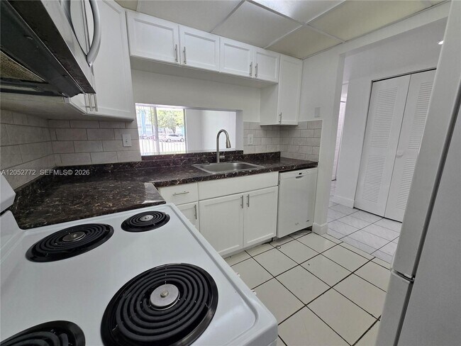 Building Photo - 484 NW 165th St
