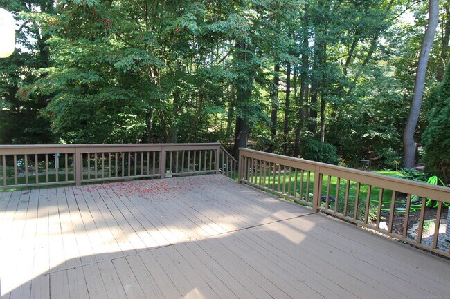 Building Photo - 42 Greystone