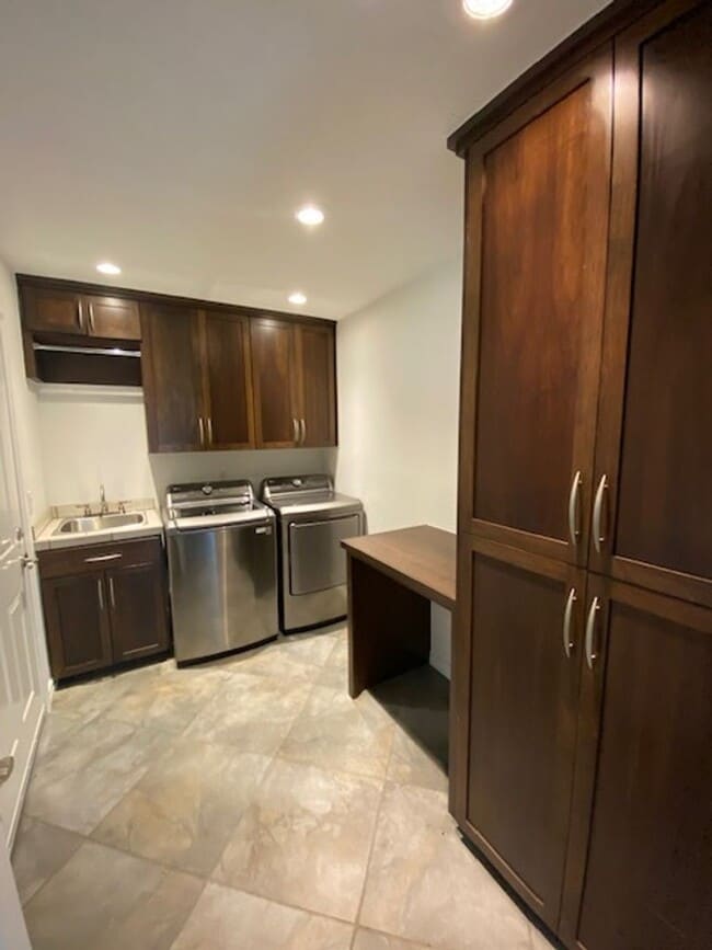 Building Photo - Gorgeous Home In Pinnacle Country Club!