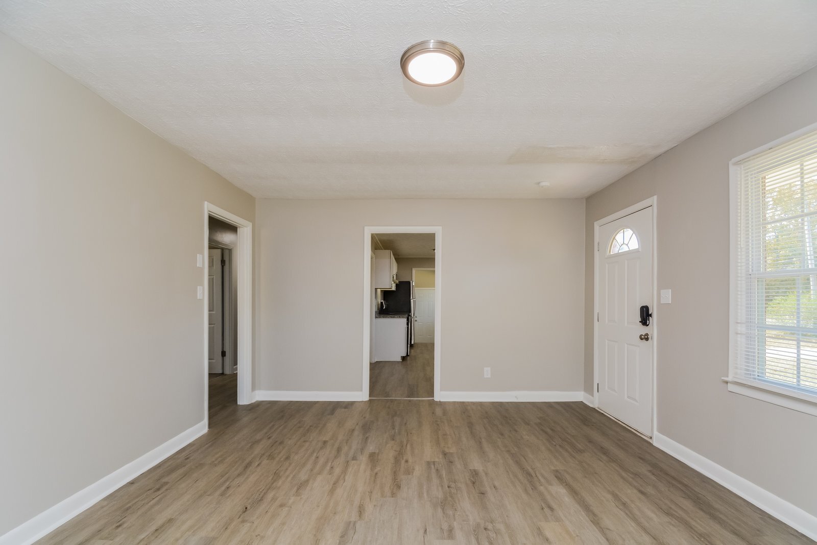 Building Photo - 185 Sandclay Dr