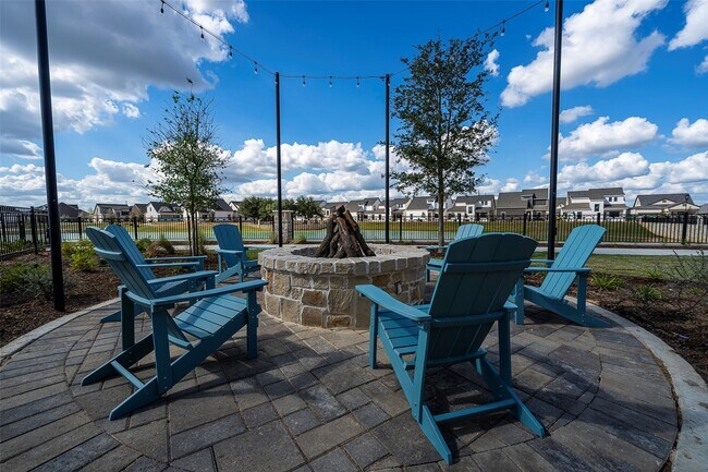 Building Photo - 18114 Greenhill Song Trl