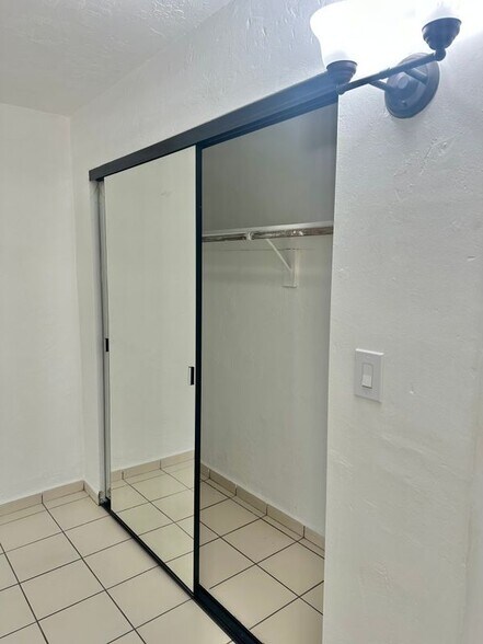 Building Photo - 4655 Palm Ave