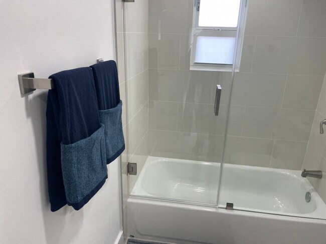 Building Photo - 2802 SW 21st St