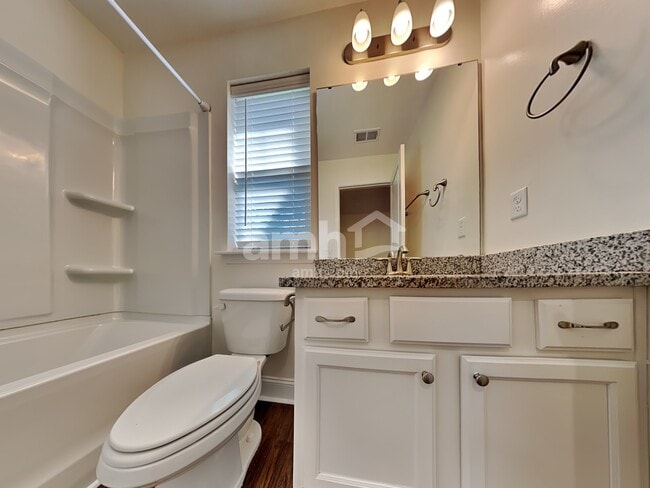 Building Photo - 1009 Theodore Rd