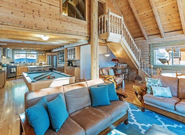 Building Photo - Charming Mountain Home